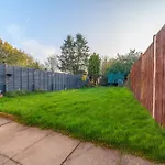 Three Bed House - Garden - Parking - 5 Guests - Fast Wifi - Netflix - 83B